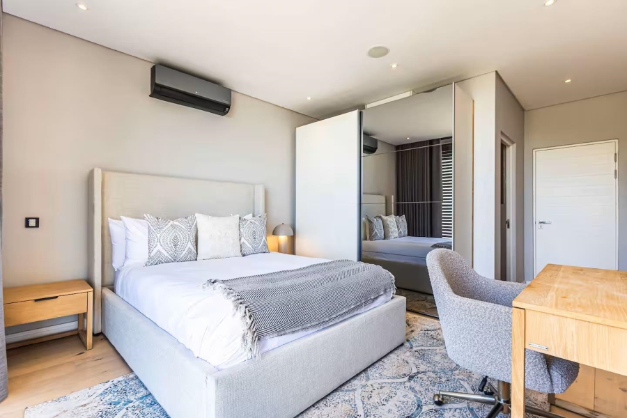 5 Bedroom Property for Sale in Fresnaye Western Cape